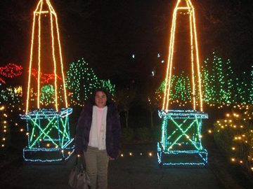 RAINZ AND HOT PEPPER SEENING THE LIGHTS! at Bellingrath Gardens in Theodore! on 12/22/2010