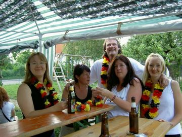 danny-C- traudl-C- sandra-C- patty-C- matze happy