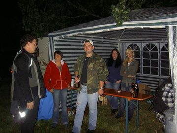 the nrr girls at the sales counter