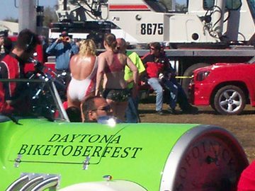 next pic the are naked